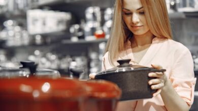 Zepter sady hrncov 2025, biolampa a ionizátor vzduchu v modernej kuchyni.